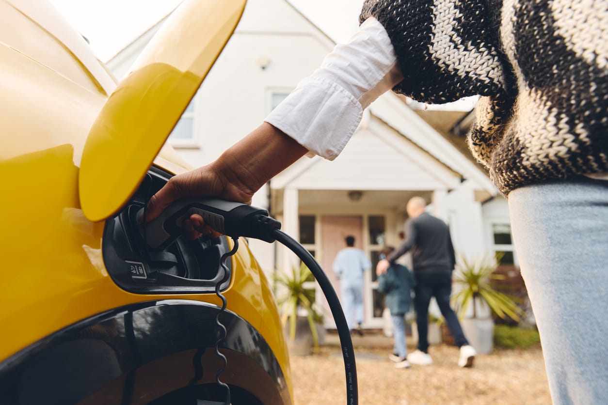Residential Solar Panels and Electric Vehicles: A Perfect Pair